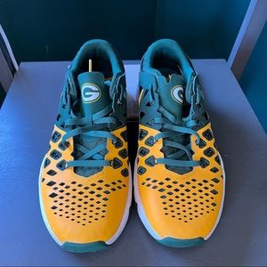 Nike Green Bay Packers, size 8.5, green and yellow